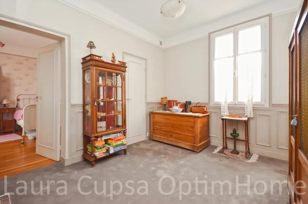 8 MIN RER B ANTONY CENTRE - MAISON 172 M² HABITABLES - 243 M² UTILES - 5 CHAMBRES - TERRAIN 459 M² - BATIMENT GARAGE ATELIER 150 M² - RAVALEMENT AVEC ISOLATION 2024