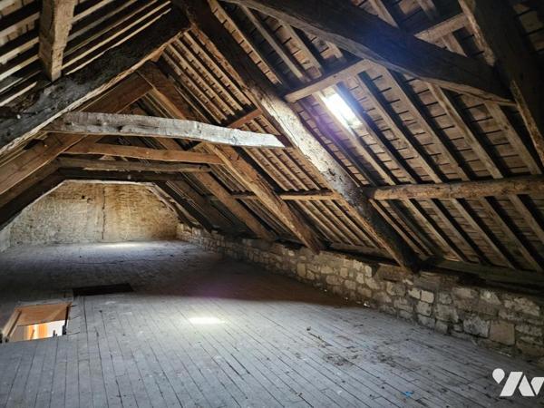 Maison haut potentiel entre bourg et plage