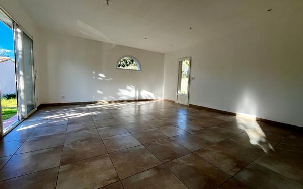 Maison à vendre    4 pièces •  Miramas