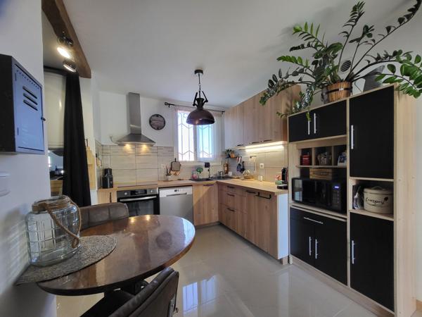 Martigues (13500) APPARTEMENT 4 PIECES TRAVERSANT 71M2 ENTIEREMENT RENOVE