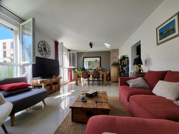 Martigues (13500) APPARTEMENT 4 PIECES TRAVERSANT 71M2 ENTIEREMENT RENOVE