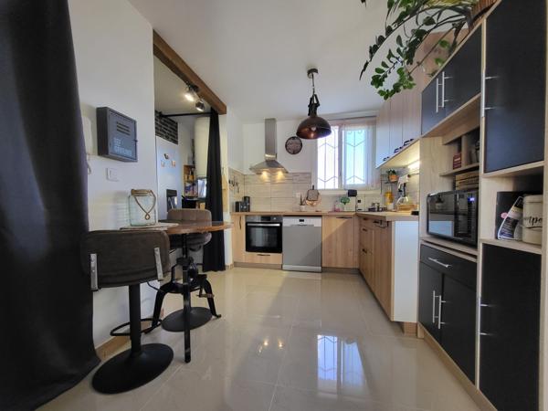 Martigues (13500) APPARTEMENT 4 PIECES TRAVERSANT 71M2 ENTIEREMENT RENOVE