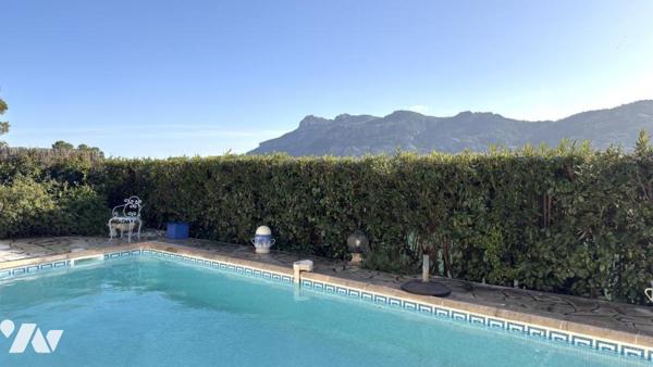 LE MUY - Villa individuelle avec piscine et espaces extérieurs agréables