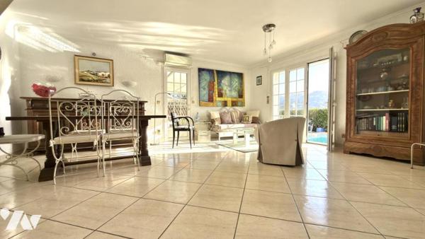 LE MUY - Villa individuelle avec piscine et espaces extérieurs agréables