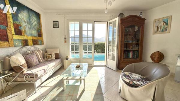 LE MUY - Villa individuelle avec piscine et espaces extérieurs agréables