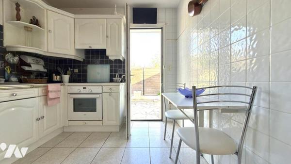 LE MUY - Villa individuelle avec piscine et espaces extérieurs agréables