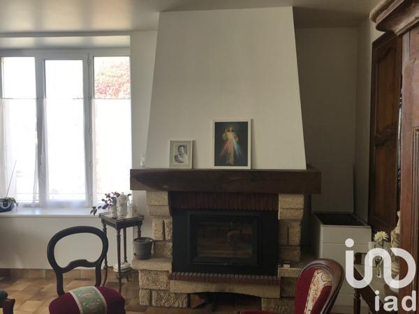 Maison de village 5 pièces de 130 m² à Lassay-les-Châteaux (53110)