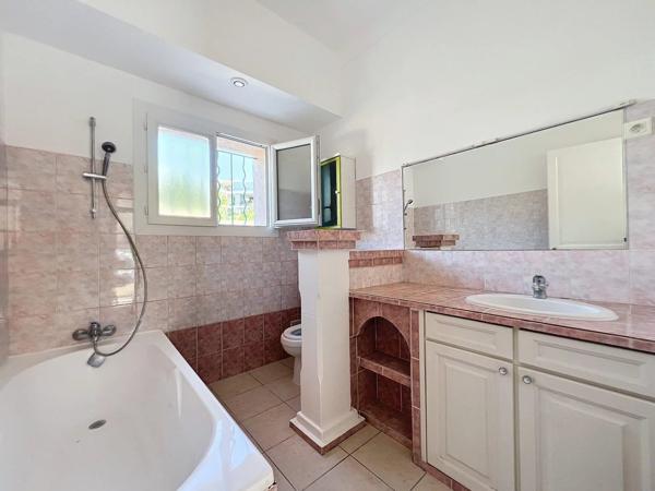 Maison divisée en 2 appartements : secteur  Base Nature