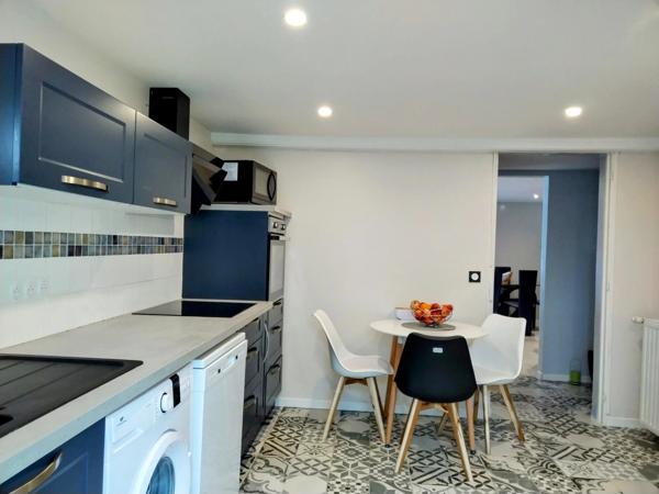 Maison de 144 m² composée de 2 logements de 72 m² chacun