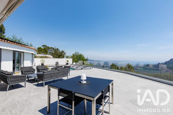 Maison à vendre 5 pièces 245 m² Fréjus