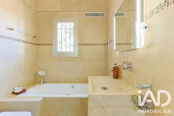 Maison à vendre 5 pièces 245 m² Fréjus