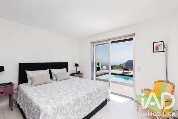 Maison à vendre 5 pièces 245 m² Fréjus