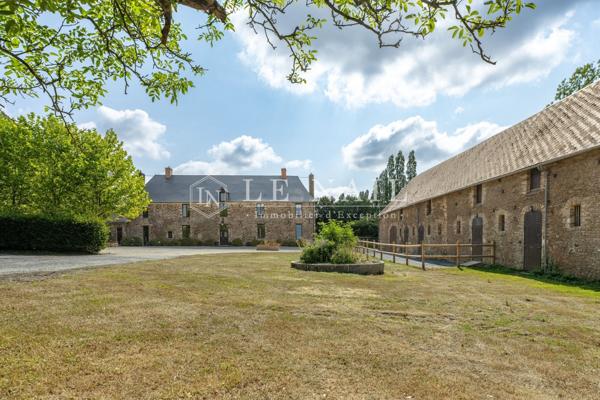 Entre Saint-Lô et Bayeux, manoir du XVIIIème siècle avec piscine, tennis et installations équestres