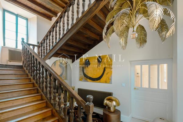 Entre Saint-Lô et Bayeux, manoir du XVIIIème siècle avec piscine, tennis et installations équestres