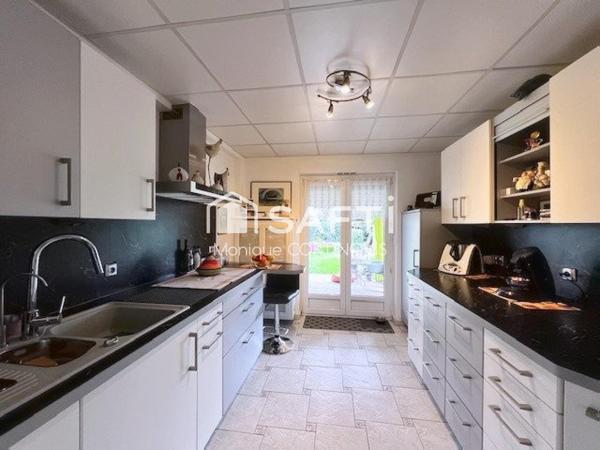 Jolie maison de 5 pièces  avec garage et cave située à Rosenau