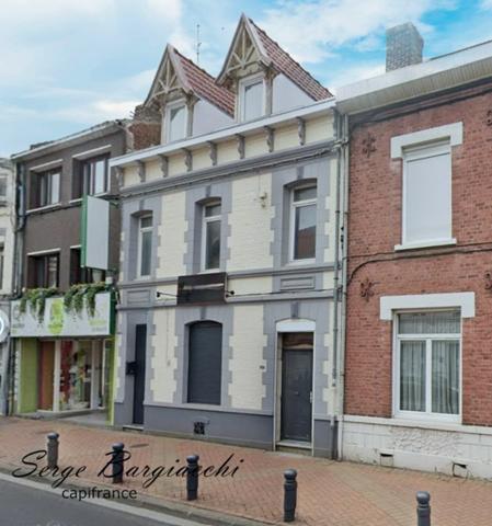 Dpt Pas de Calais (62), à HENIN BEAUMONT centre, immeuble de 200m² avec terrasse et jardin