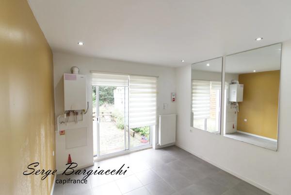 Dpt Pas de Calais (62), à HENIN BEAUMONT centre, immeuble de 200m² avec terrasse et jardin