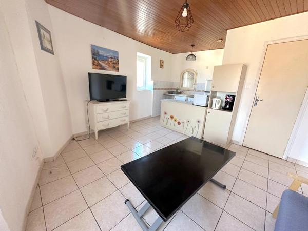 Appartement lumineux au cœur de Gréoux-les-Bains – Dernier étage avec vue sur le clocher