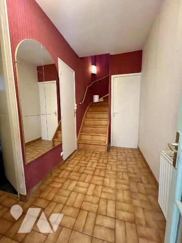 BEAUX ESPACES- proche commerces