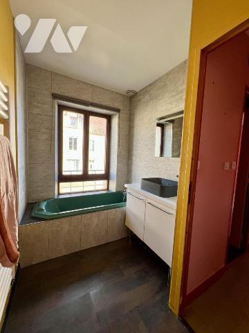 BEAUX ESPACES- proche commerces