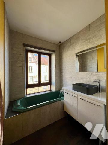 BEAUX ESPACES- proche commerces