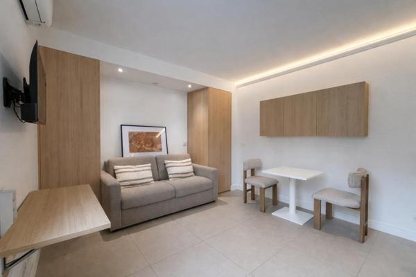 Appartement studi Nice Mont Boron 1 pièce 18.70 m2 refait à neuf