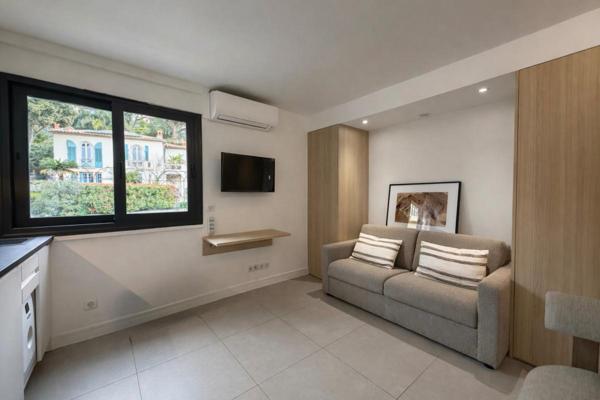 Appartement studi Nice Mont Boron 1 pièce 18.70 m2 refait à neuf