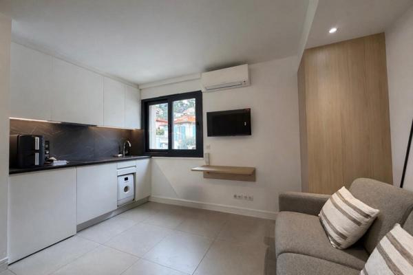 Appartement studi Nice Mont Boron 1 pièce 18.70 m2 refait à neuf
