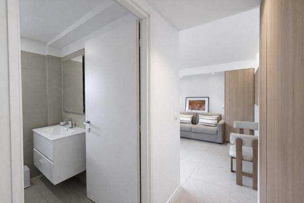 Appartement studi Nice Mont Boron 1 pièce 18.70 m2 refait à neuf