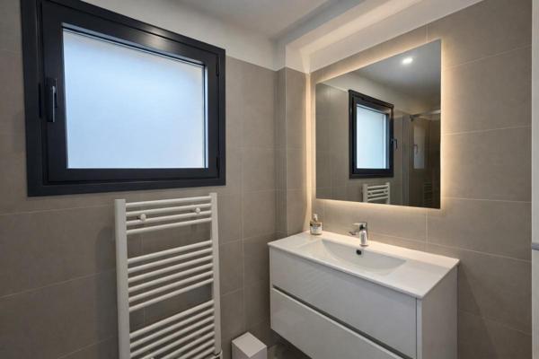 Appartement studi Nice Mont Boron 1 pièce 18.70 m2 refait à neuf