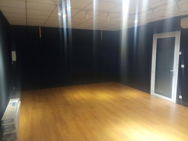 Local commercial Challans 120.57 m²