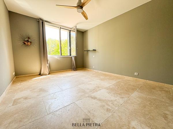 À LOUER - MONTPELLIER - MAISON 257 M² - 6 CHAMBRES - PARCELLE DE PLUS DE 2 000 M2