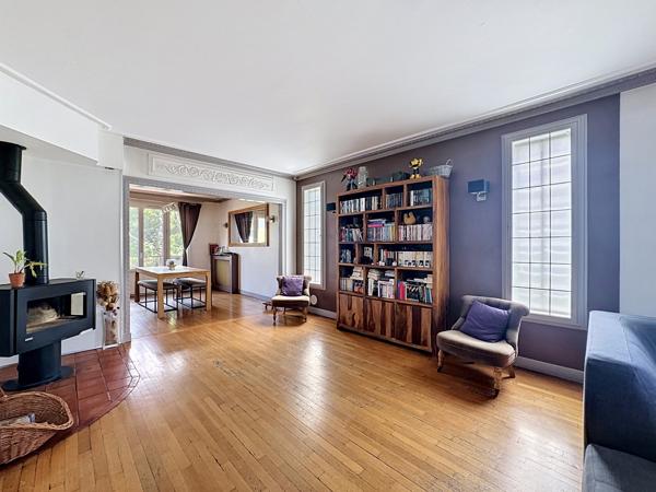 PONTAULT-COMBAULT – MAISON FAMILIALE DE 180 M² – 5 CHAMBRES – 2 SUITES – SOUS-SOL INTÉGRAL