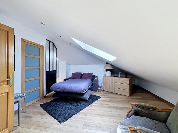 PONTAULT-COMBAULT – MAISON FAMILIALE DE 180 M² – 5 CHAMBRES – 2 SUITES – SOUS-SOL INTÉGRAL