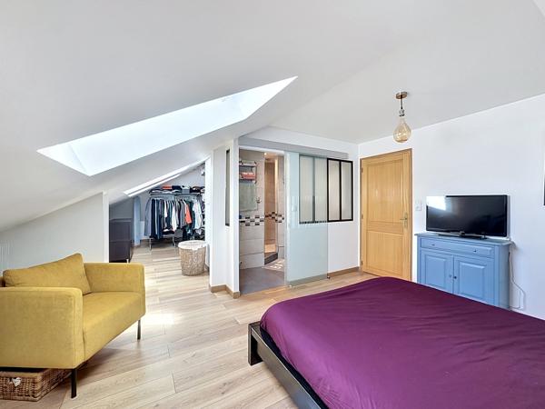 PONTAULT-COMBAULT – MAISON FAMILIALE DE 180 M² – 5 CHAMBRES – 2 SUITES – SOUS-SOL INTÉGRAL