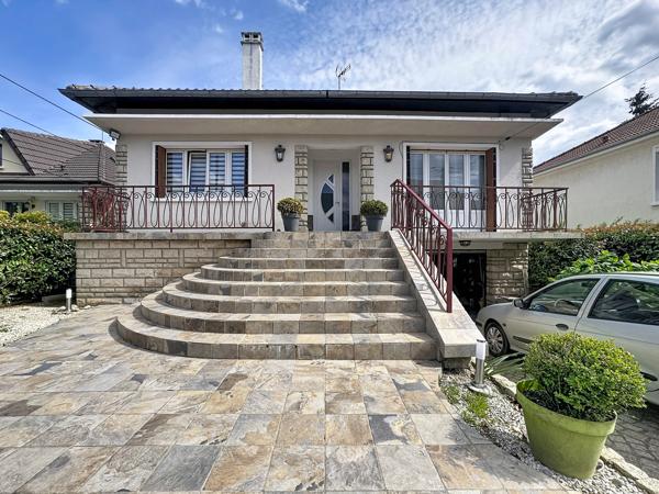PONTAULT-COMBAULT – MAISON FAMILIALE DE 180 M² – 5 CHAMBRES – 2 SUITES – SOUS-SOL INTÉGRAL