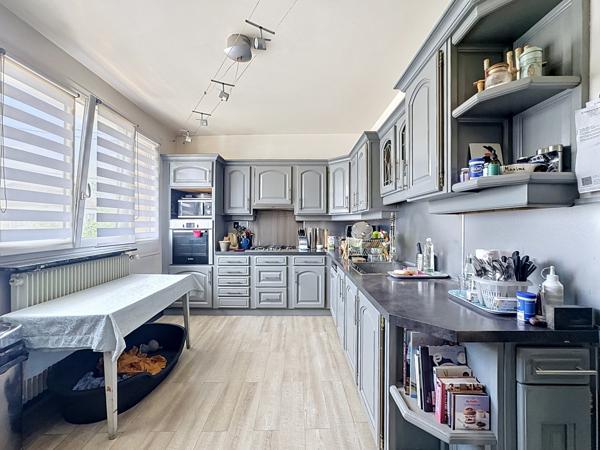 PONTAULT-COMBAULT – MAISON FAMILIALE DE 180 M² – 5 CHAMBRES – 2 SUITES – SOUS-SOL INTÉGRAL