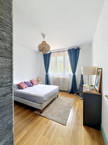 PONTAULT-COMBAULT – MAISON FAMILIALE DE 180 M² – 5 CHAMBRES – 2 SUITES – SOUS-SOL INTÉGRAL