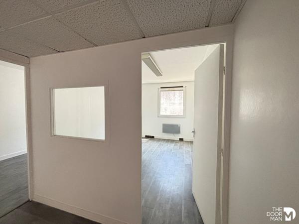 Bureau - À louer - 101 m² - RAMBOUILLET | The Door Man