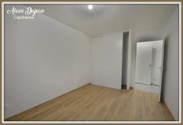 Dpt Gironde (33), à louer VILLENAVE D'ORNON appartement T3 de 78,51 m²  - Plain pied- 2 Places de parking