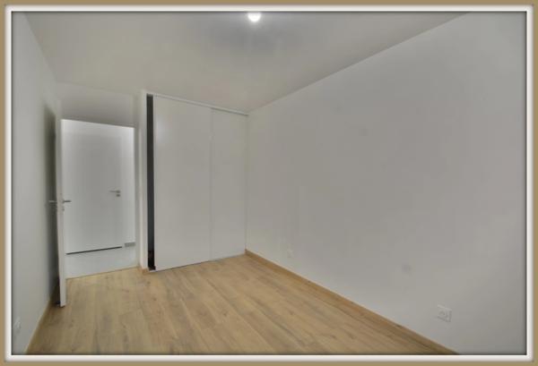 Dpt Gironde (33), à louer VILLENAVE D'ORNON appartement T3 de 78,51 m²  - Plain pied- 2 Places de parking