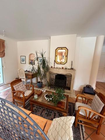 Maison d’architecte avec piscine. Élégance et sérénité à Saint-Didier