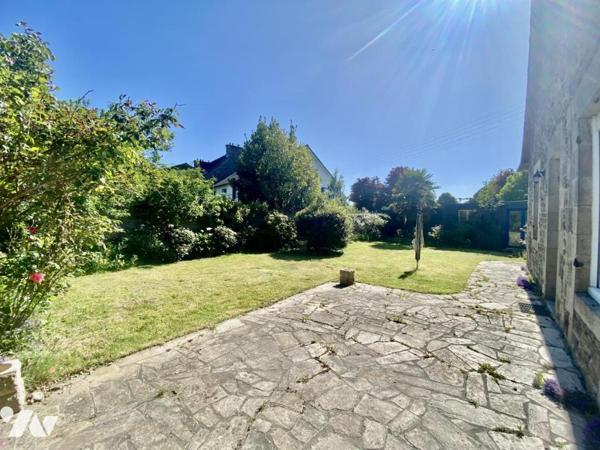 Maison de ville avec garage et jardin