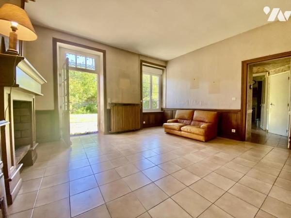 Maison de ville avec garage et jardin