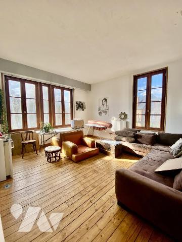 Maison de ville avec garage et jardin