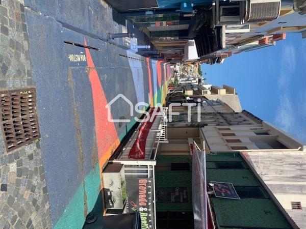 Immeuble commercial rue pietonne au centre ville FDEF