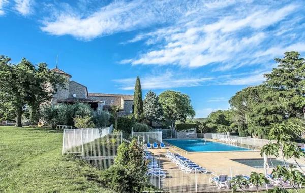 INVESTISSEMENT LOCATIF – BERRIAS ET CASTELJAU - Résidence Vacances Bleues Lou Castel***- 7,23%  de rentabilité