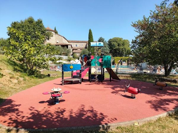 INVESTISSEMENT LOCATIF – BERRIAS ET CASTELJAU - Résidence Vacances Bleues Lou Castel***- 7,23%  de rentabilité