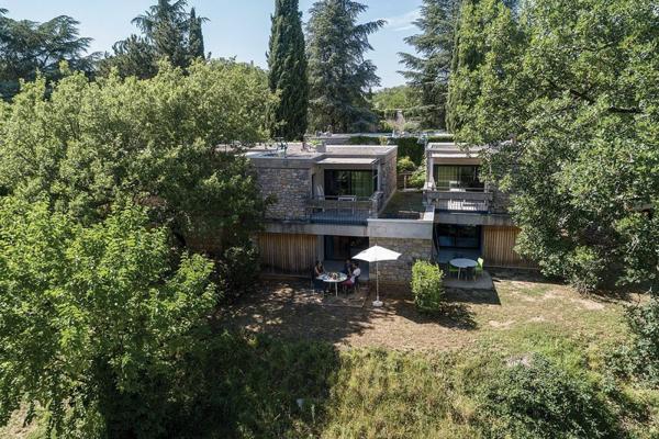 INVESTISSEMENT LOCATIF – BERRIAS ET CASTELJAU - Résidence Vacances Bleues Lou Castel***- 7,23%  de rentabilité