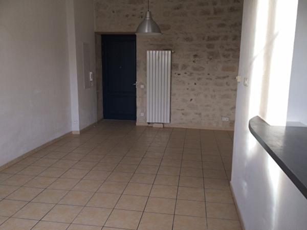 Appartement 2 chambres 68 m² avec Balcon et vue sur le canal de Beaucaire